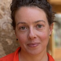 Dr Laura Cobus